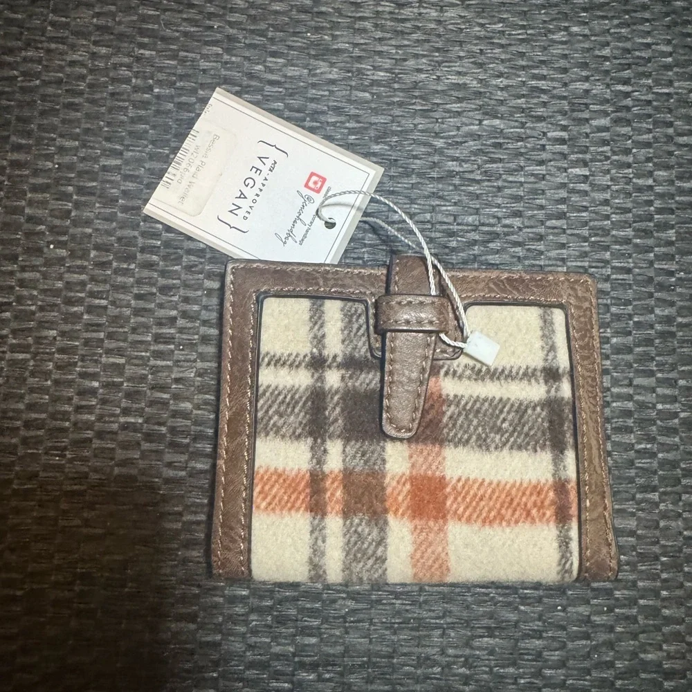 Jen and Co Plaid Wallet with Brown Trim